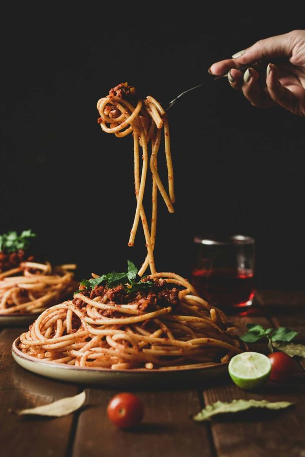 Comment cuisiner des plats de courge spaghetti pour un dîner faible en calories?
